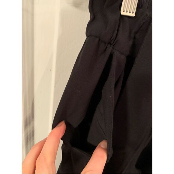 Lululemon black high waisted pants with pockets no size tag fits 0-2 - Picture 3 of 6